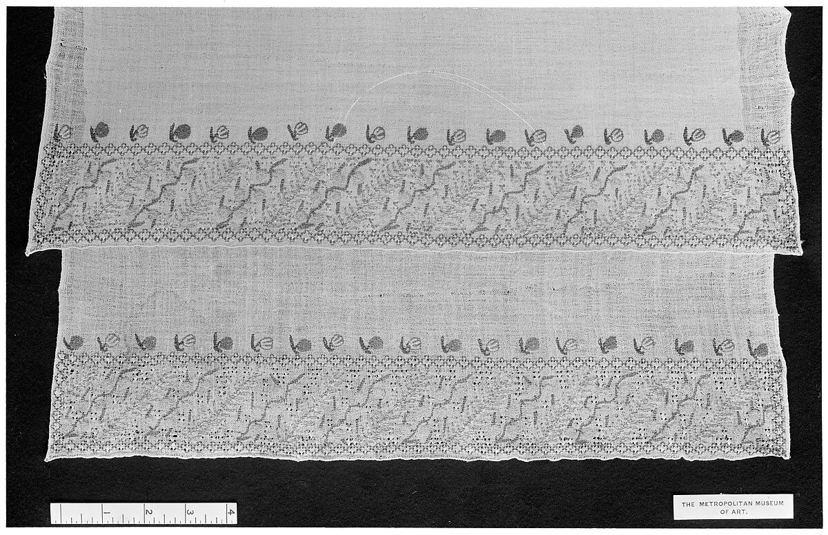 Towel, Linen; embroidered in tinsel, silk, and silver-gilt thread