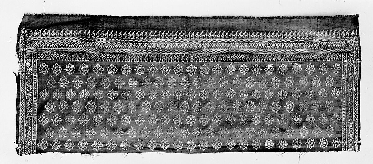 Fragment of Scarf, Silk, gold thread