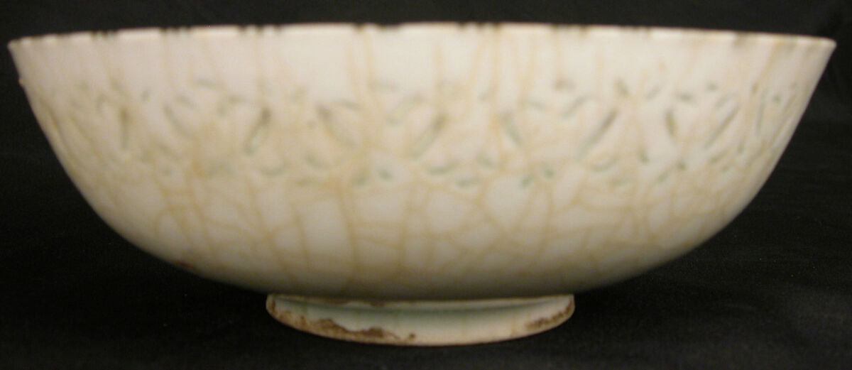 Bowl, Stonepaste; painted and glazed