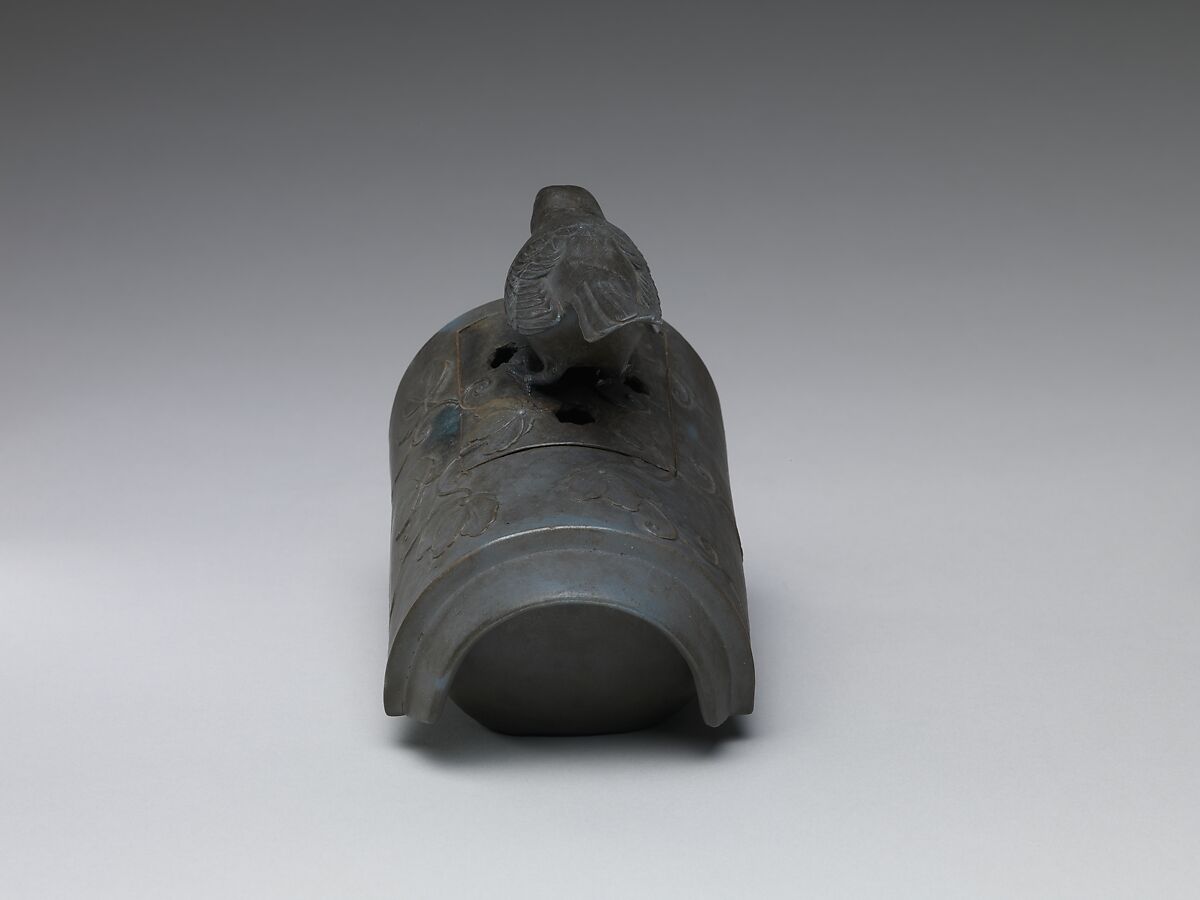 Censer in the Form of Sparrow on a Roof Tile, Lightly glazed stoneware (Bizen ware), Japan