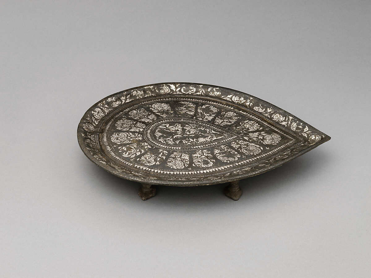 Tray, Zinc alloy; cast, engraved, inlaid with silver (bidri ware)