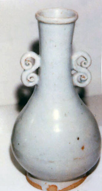 Vase (one of a pair), Porcelain with blue-white glaze (Qingbai ware), China 