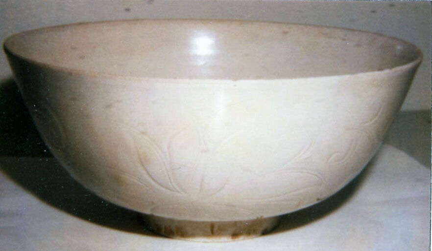 Bowl, Porcelain with incised design under ivory-white glaze (Ding ware), China 