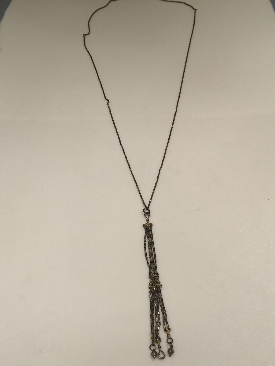 Necklace, Gold (?)