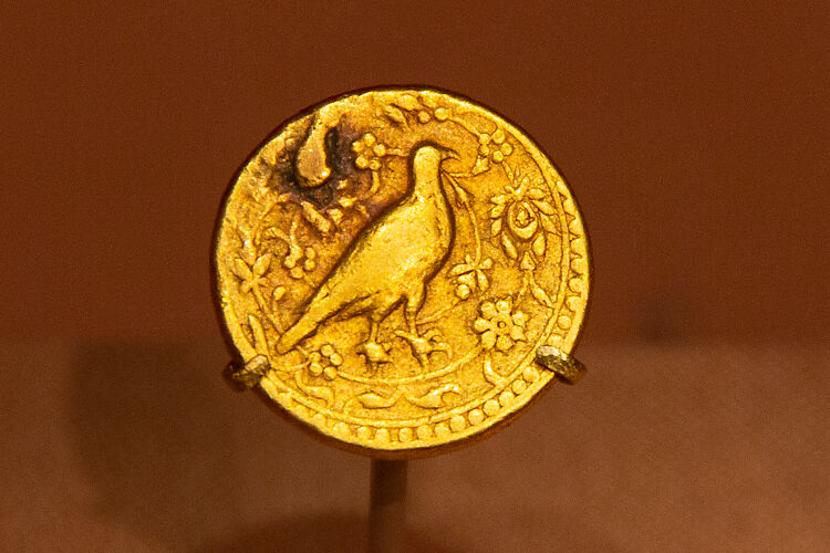 Hawk Coin of the Emperor Akbar