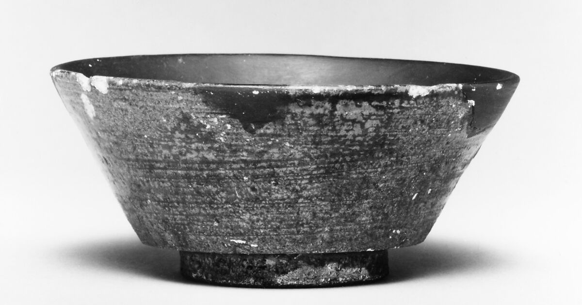 Bowl, Earthenware; incised decoration through a white slip and coloring under transparent glaze