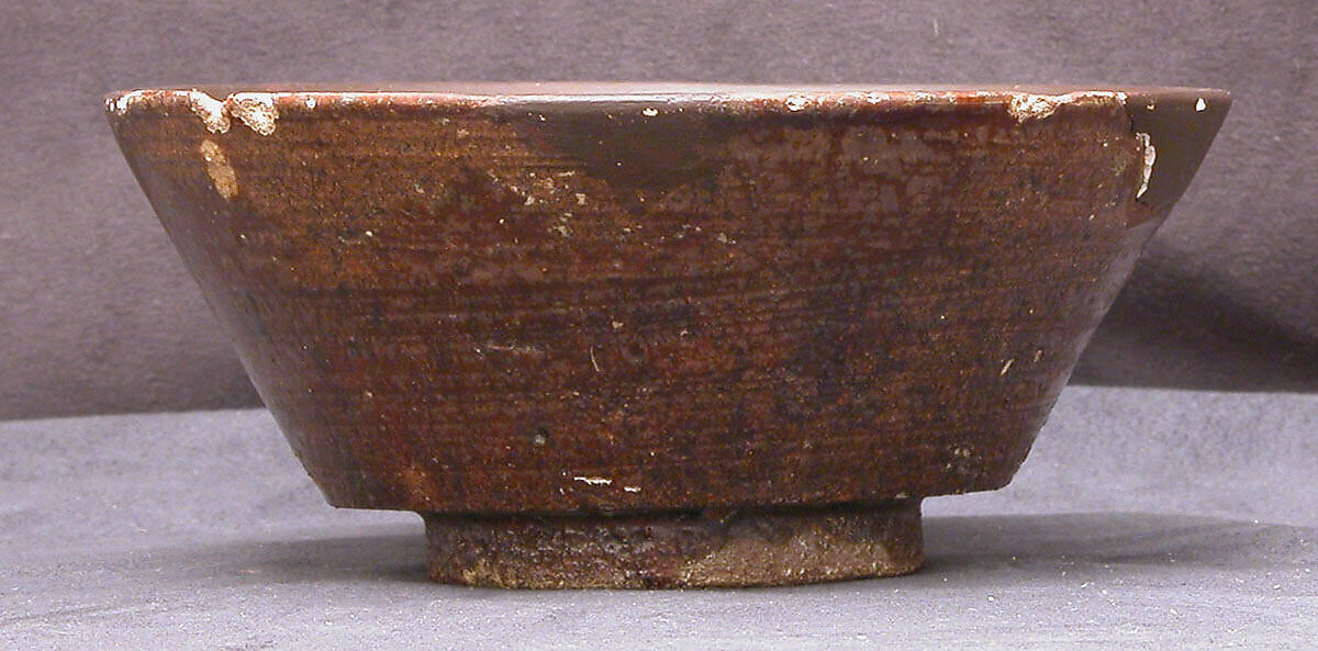 Bowl, Earthenware; incised decoration through a white slip and coloring under transparent glaze