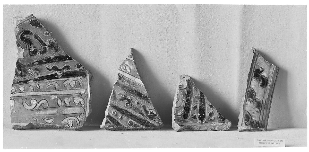 Ceramic Fragment, Stonepaste; white slip; blue underglaze; transparent, colorless glaze