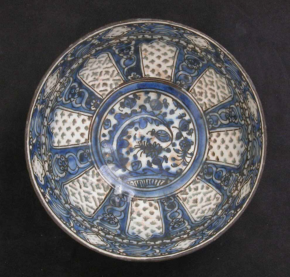Bowl, Stonepaste; painted in blue and black under transparent glaze 