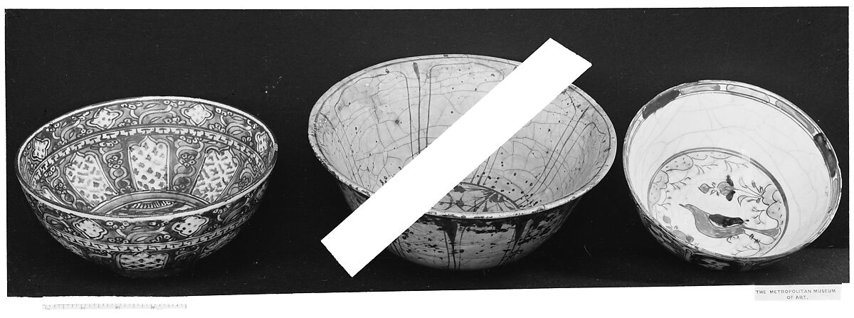 Bowl, Stonepaste; painted in blue and black under transparent glaze