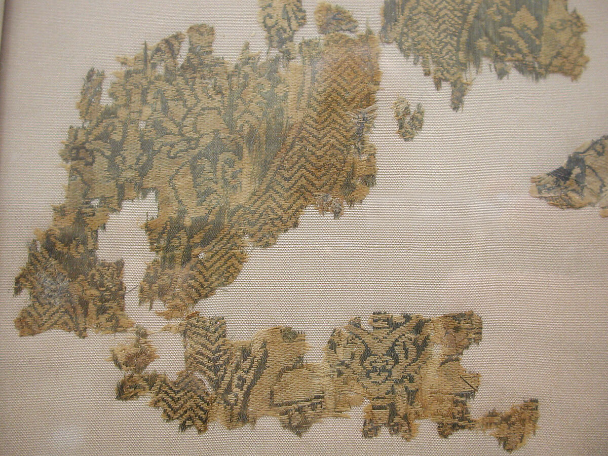 Textile Fragment with Addorsed Parrots and Griffins, Silk; lampas