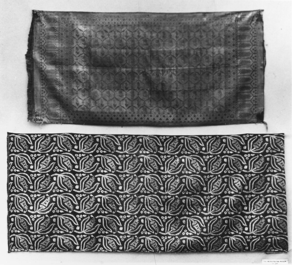 Cover, Silk and metal wrapped thread