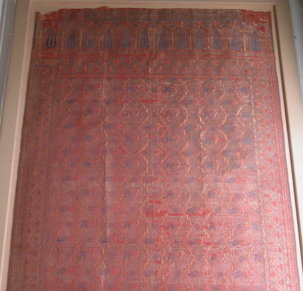 Cover, Silk and metal wrapped thread