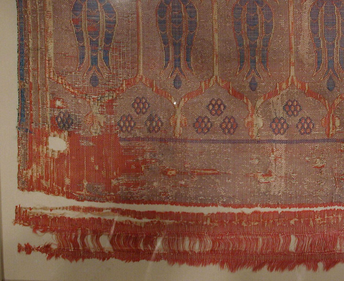 Cover, Silk and metal wrapped thread