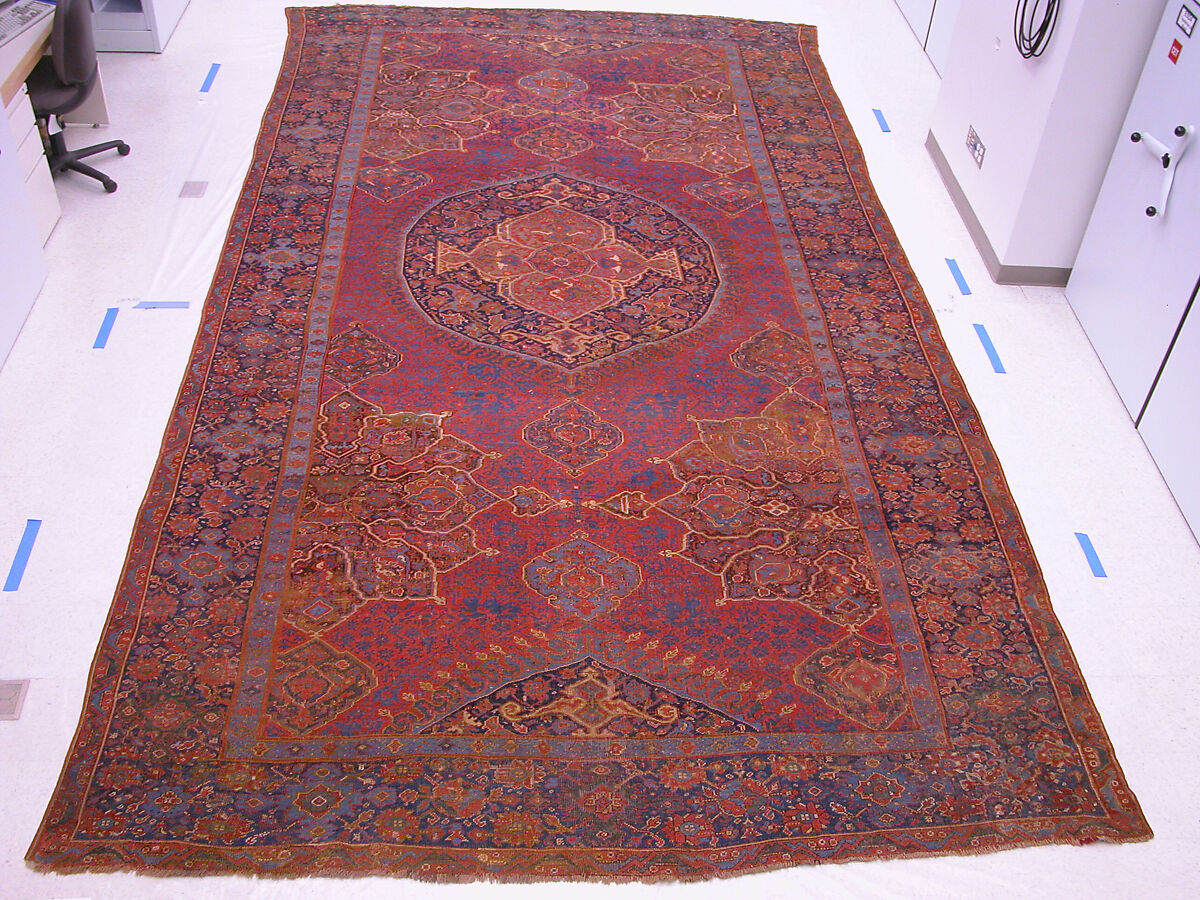 "Medallion Ushak" Carpet, Wool (warp, weft, and pile); symmetrically knotted pile