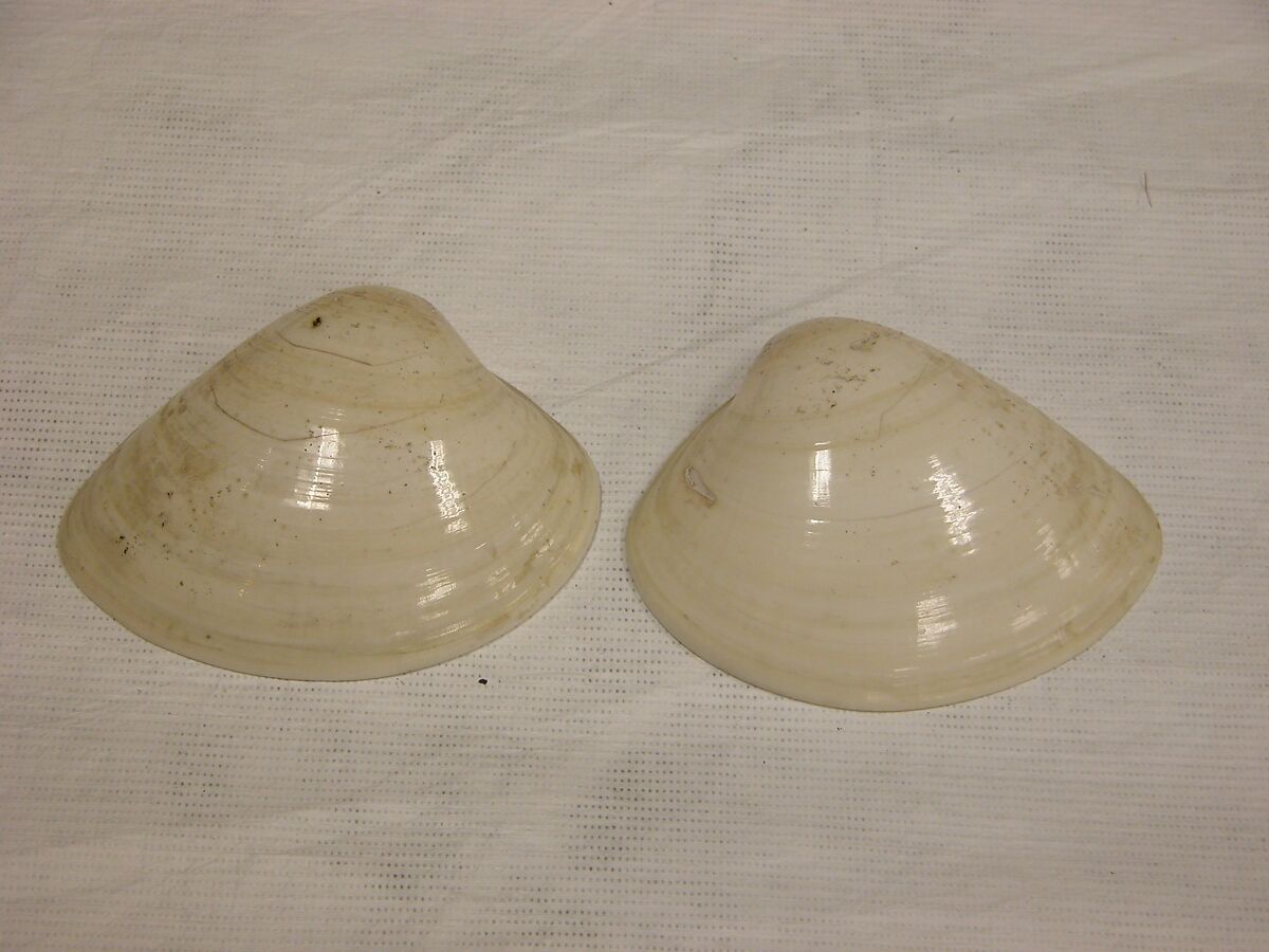 Shell Game (Kaiawase) Set, Clam shells painted in gold and color, Japan