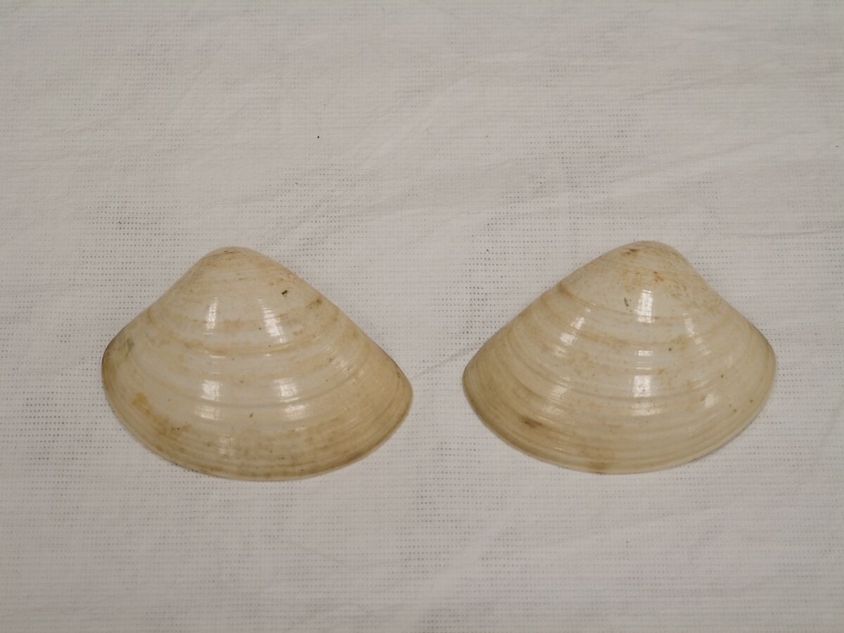 Shell Game (Kaiawase) Set, Clam shells painted in gold and color, Japan