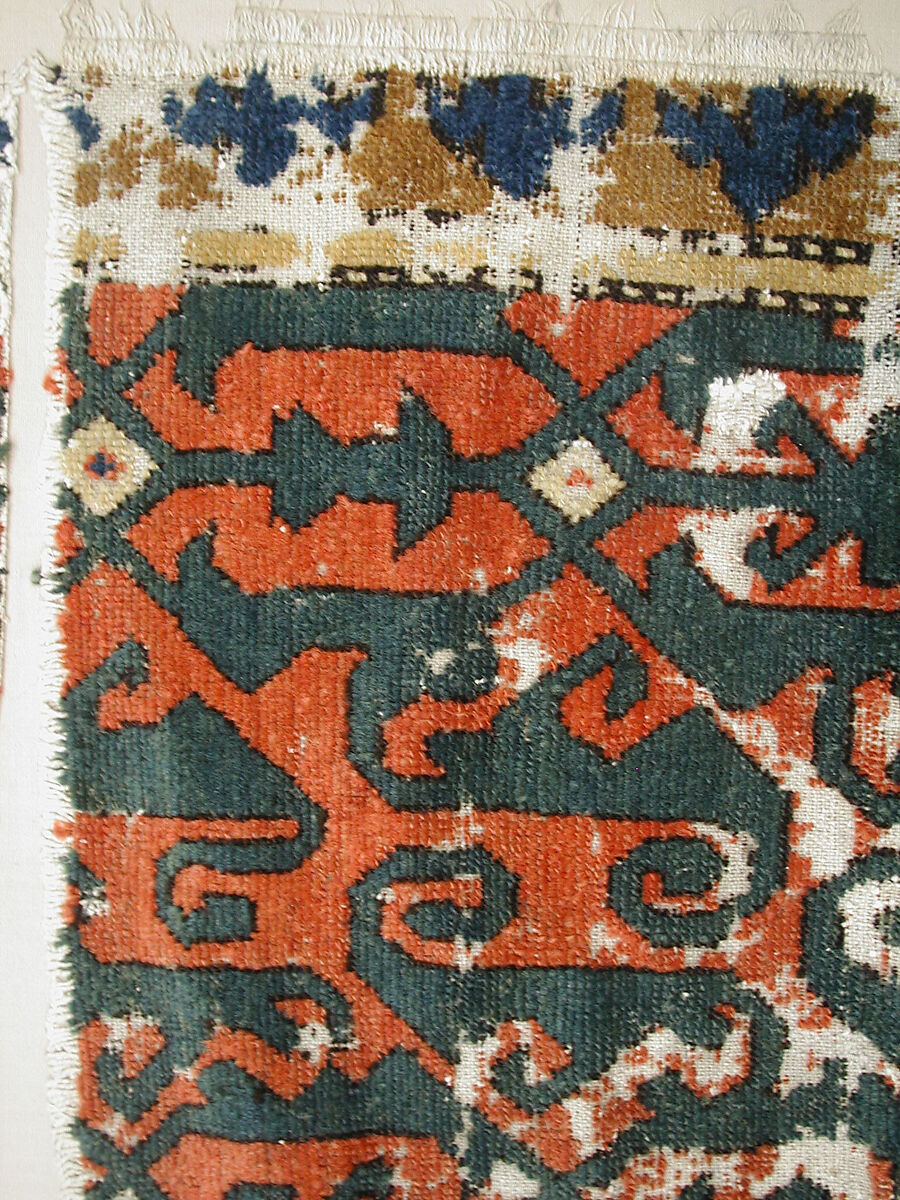 Carpet, Cotton (warp and weft); wool (pile); symmetrically knotted pile