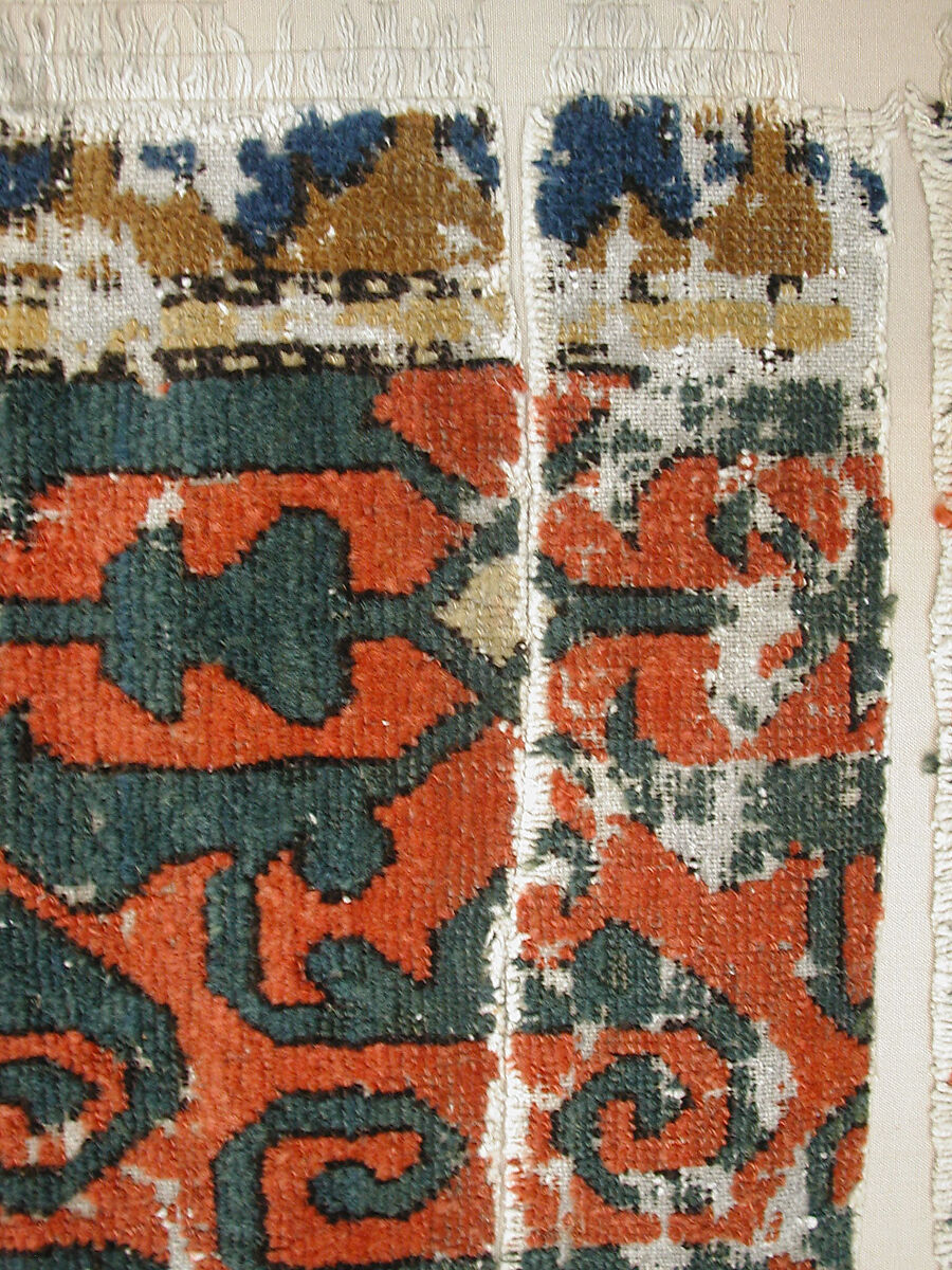 Carpet, Cotton (warp and weft); wool (pile); symmetrically knotted pile