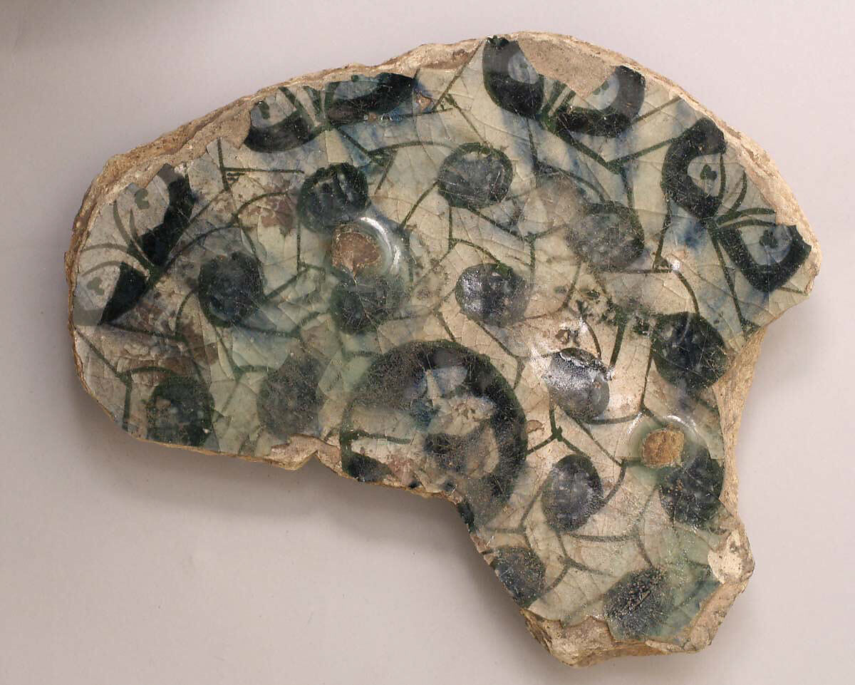 Fragment of a Bowl, Stonepaste; underglaze blue; transparent, colorless glaze 