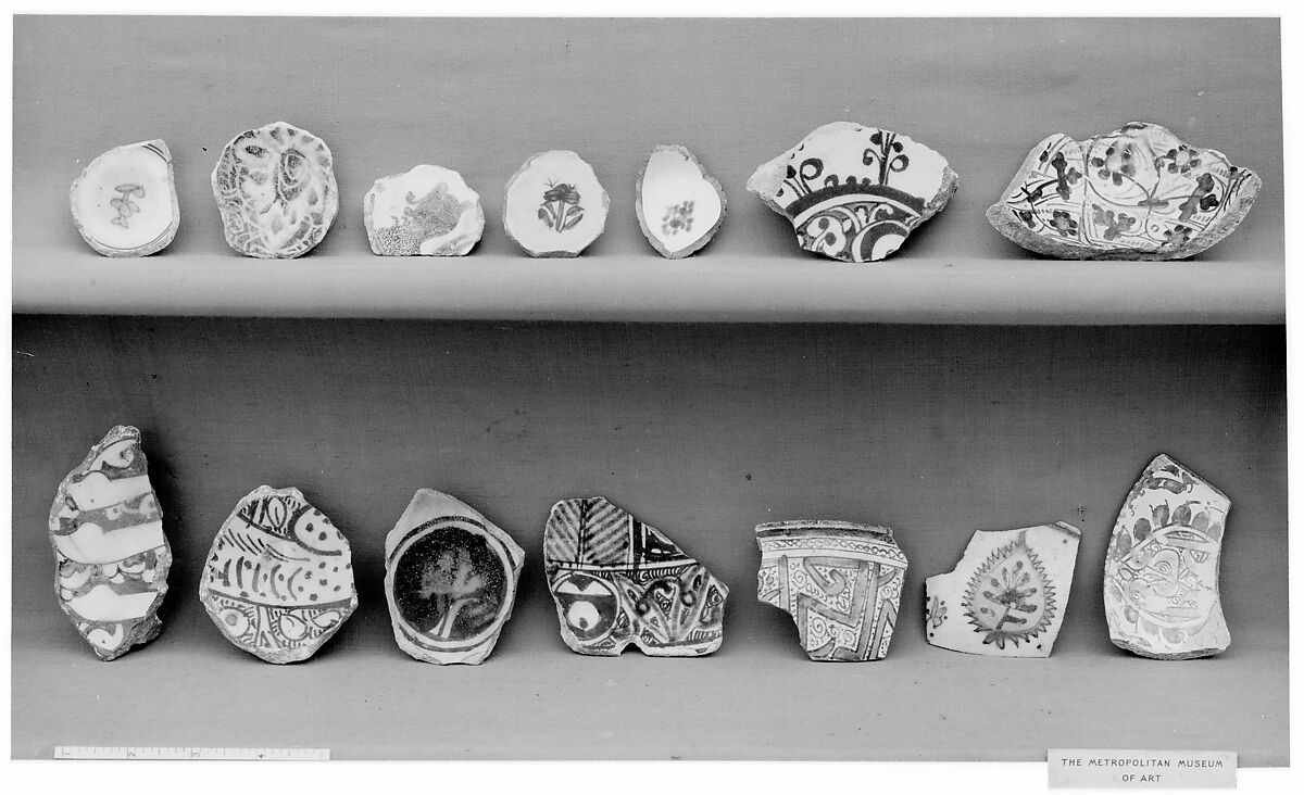 Fragment of a Bowl, Stonepaste; underglaze painted