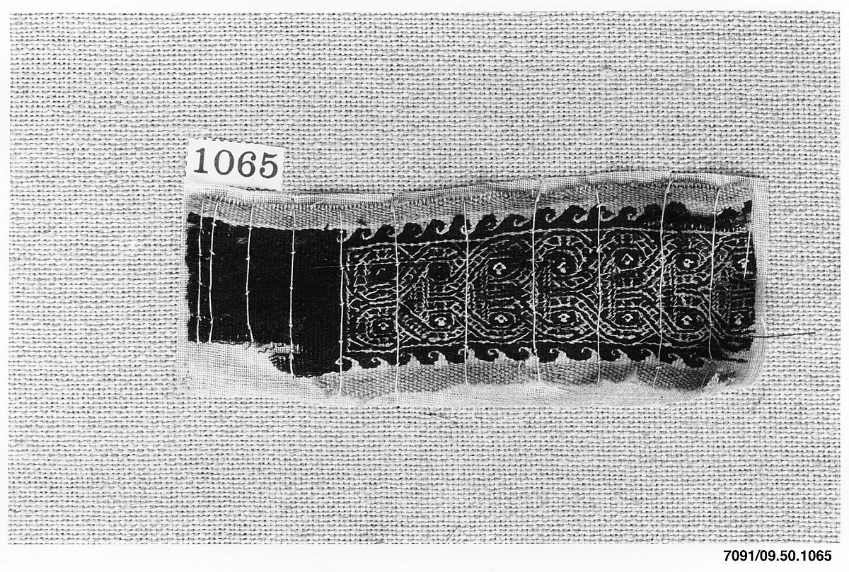 Fragment of a Band, Linen, wool; tapestry weave