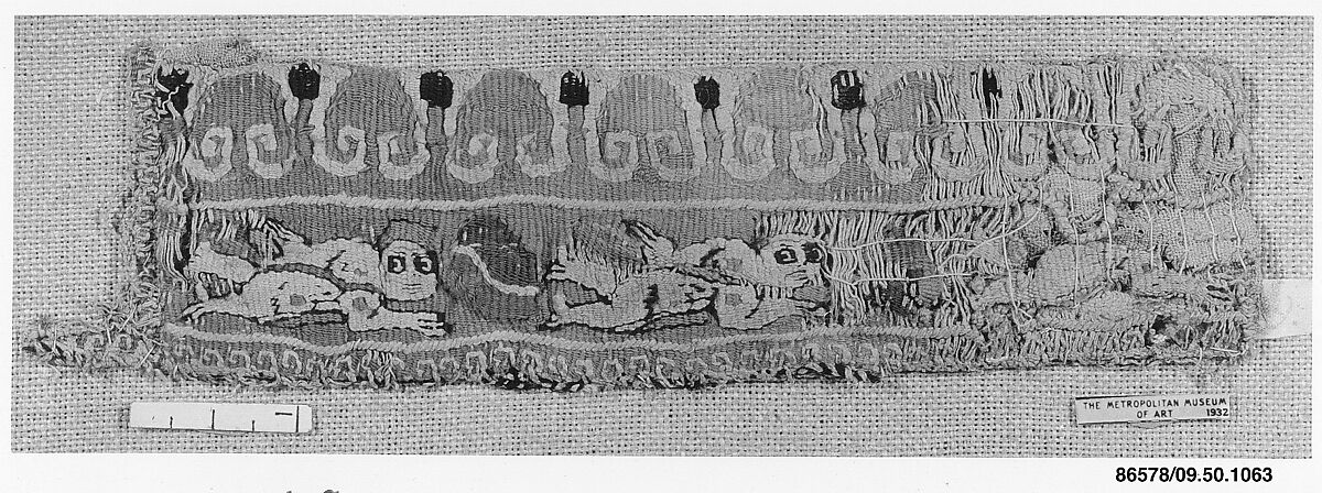 Fragment of a Band, Linen, wool; tapestry weave