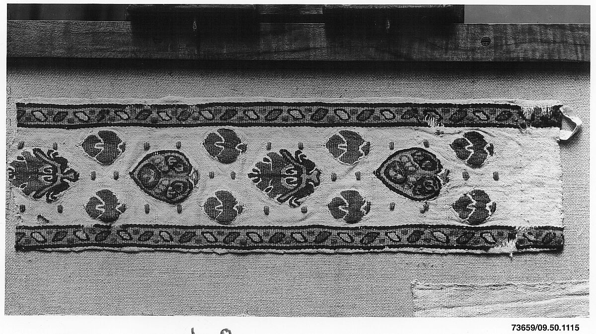 Fragment of an Ornamented Band, Linen, wool; tapestry weave 