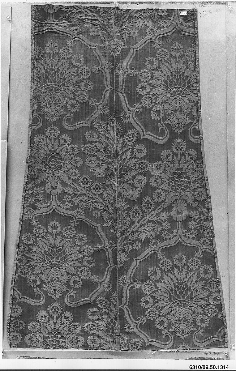 Fragment of a Tunic, Linen, wool; tapestry weave