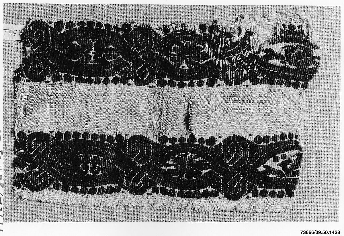 Textile Fragment, Linen, wool; tapestry weave 