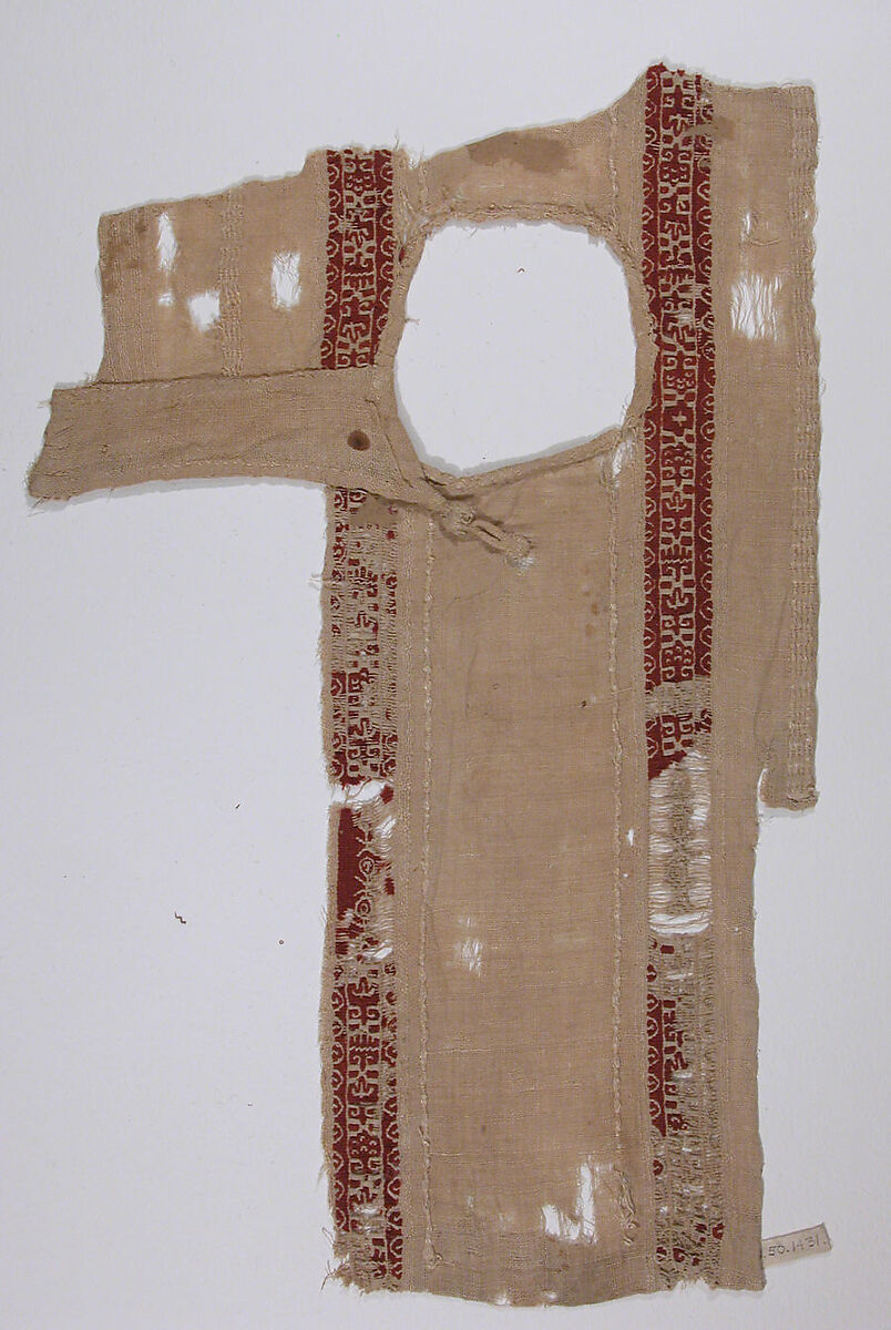 Tunic Fragment with Button Closure, Linen, wool; tapestry weave 