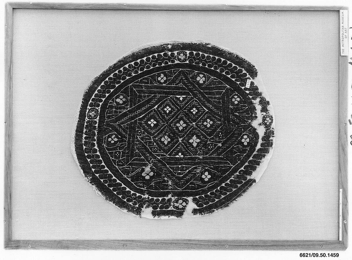 Roundel, Linen, wool; tapestry weave