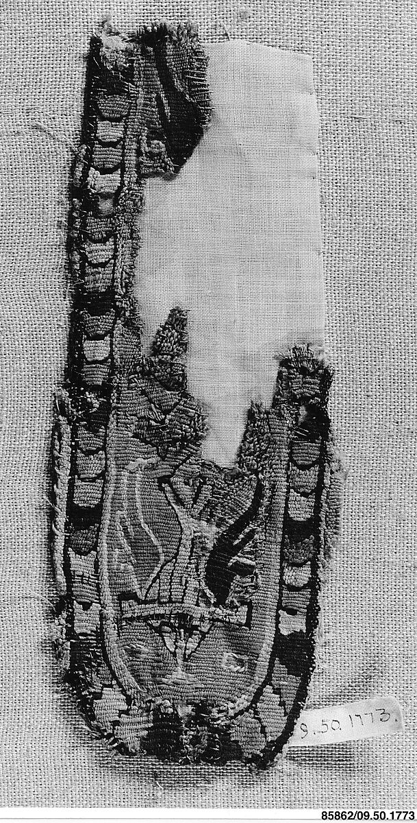 Shoulder Band Fragment, Linen, wool; tapestry weave