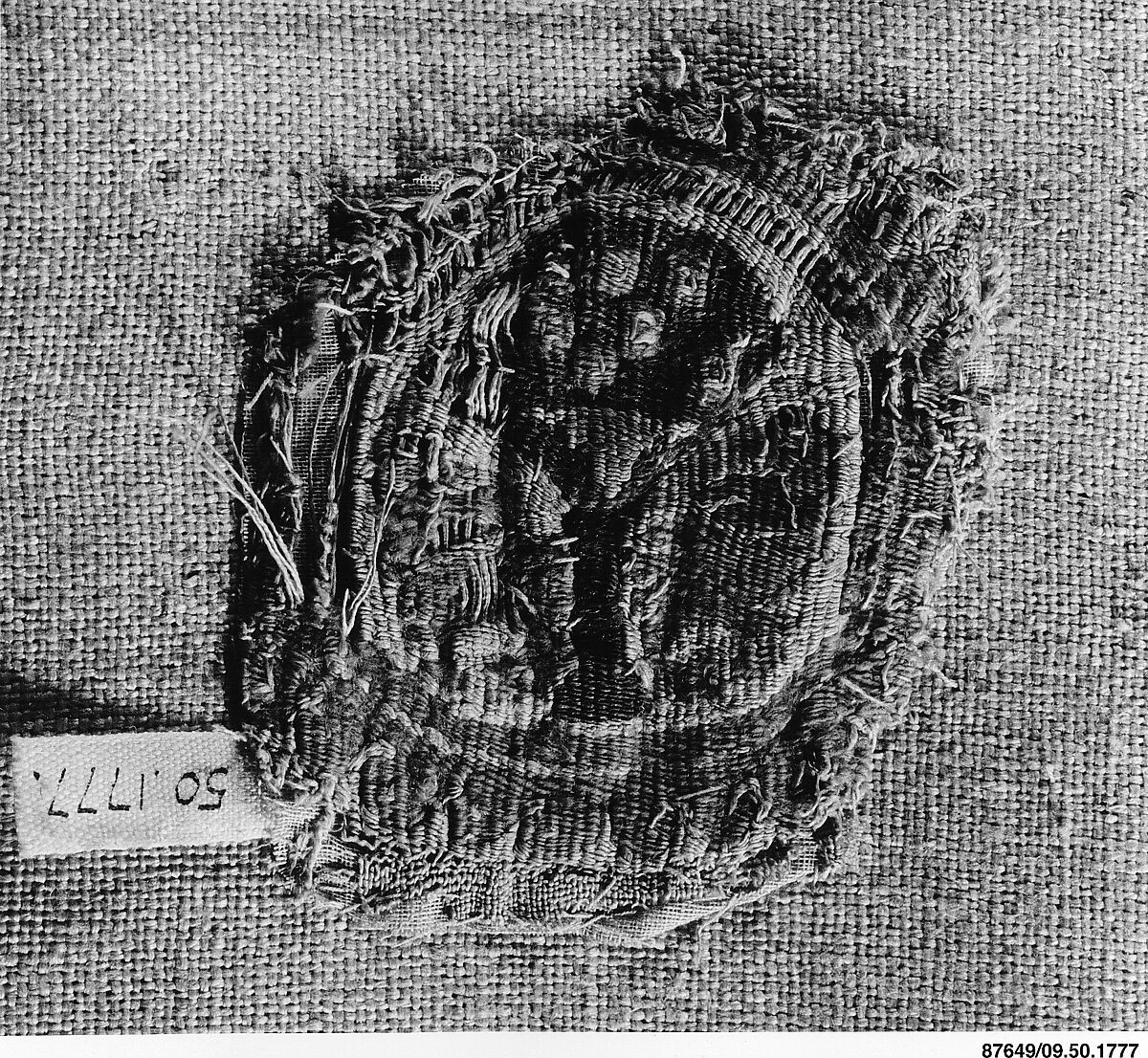 Textile Fragment, Linen, wool; tapestry weave