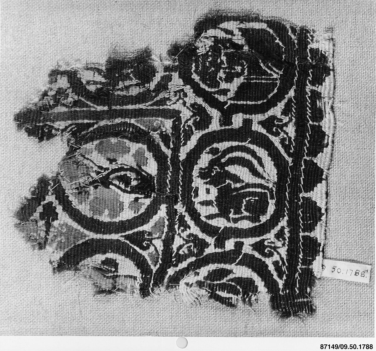 Textile Fragment, Linen, wool; tapestry weave