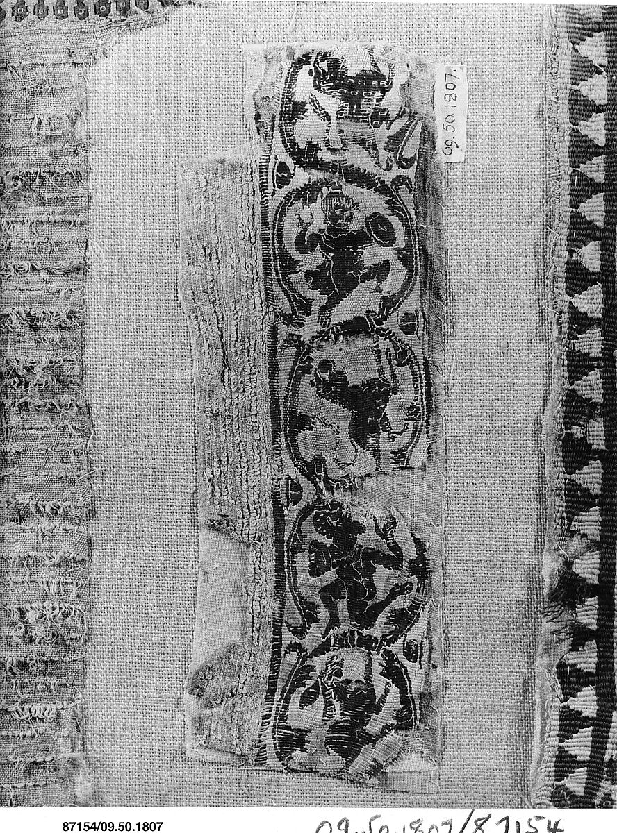 Shoulder Band Fragment, Linen, wool; tapestry weave 