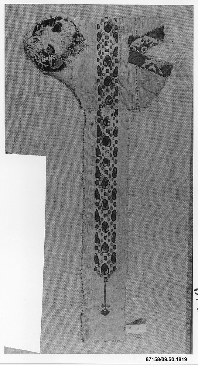 Tunic Fragments with Scattered Design, Linen, wool; tapestry weave