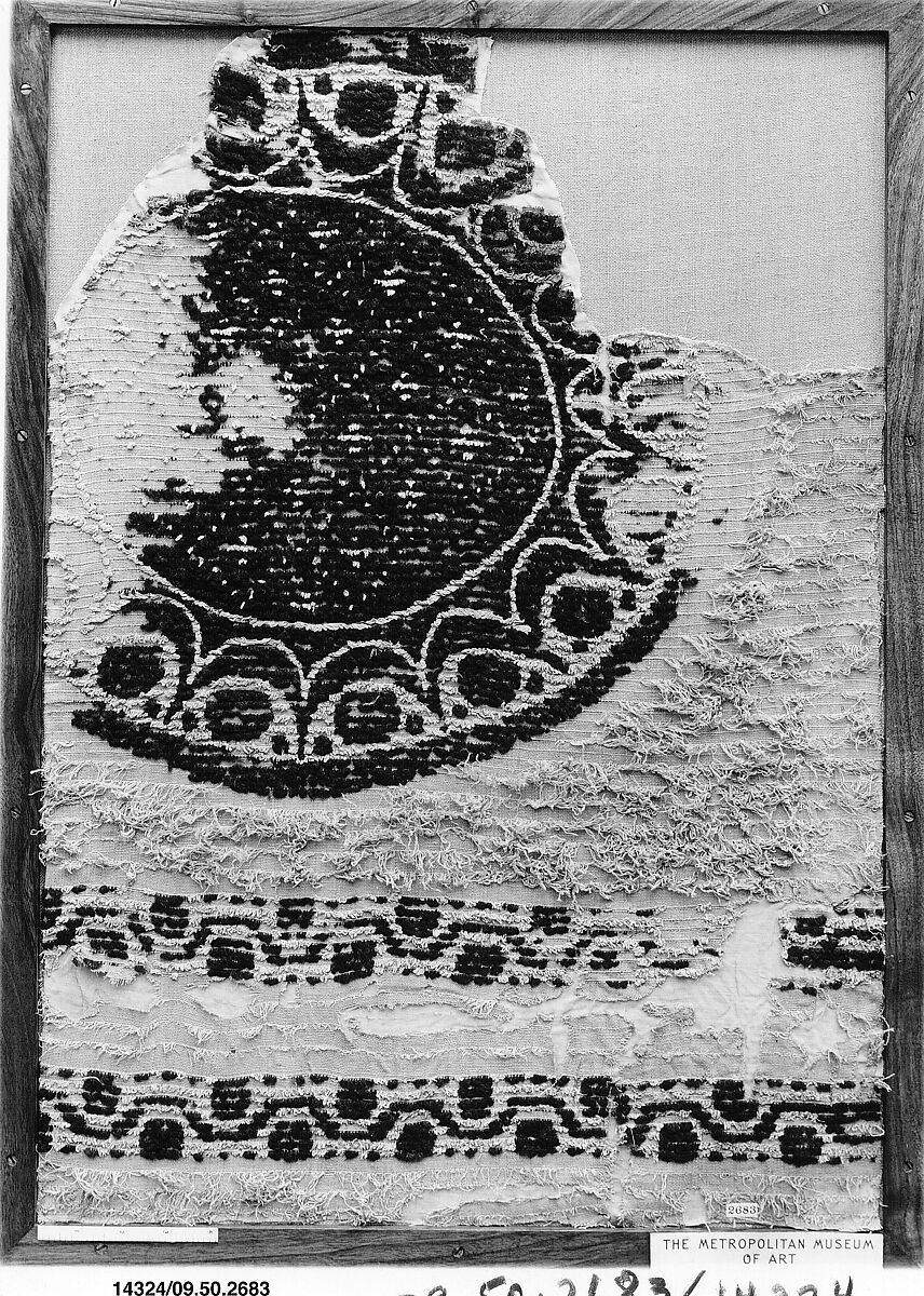 Textile Fragment, Linen, wool; tapestry weave, looped embroidery 