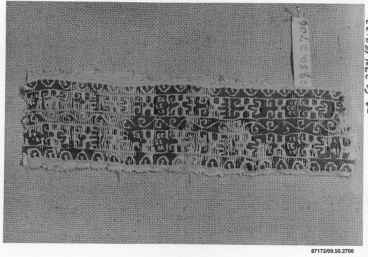 Fragment of a Sleeve, Linen, wool; tapestry weave
