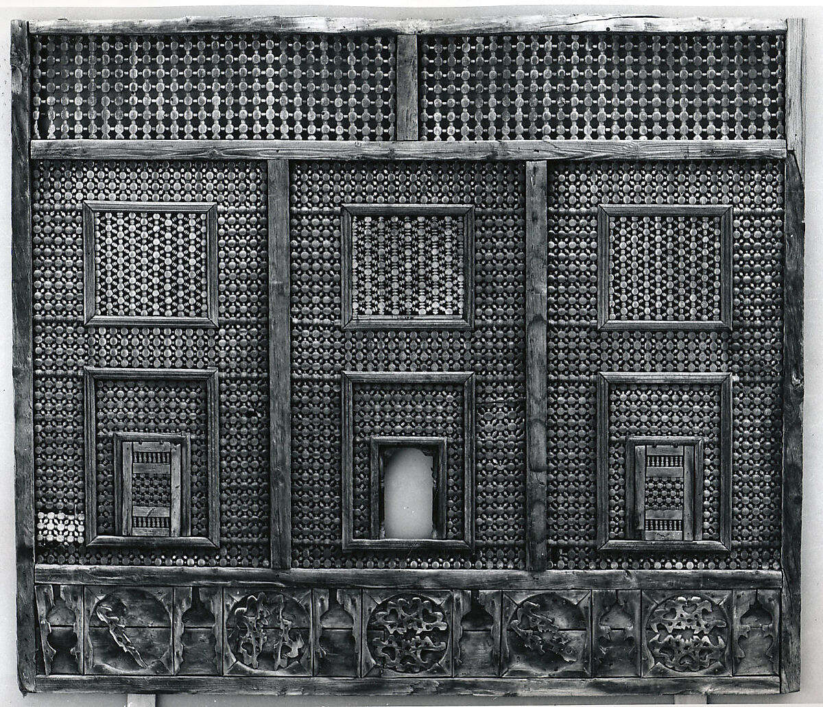 Mashrabiya Screen with Medallions, Wood 