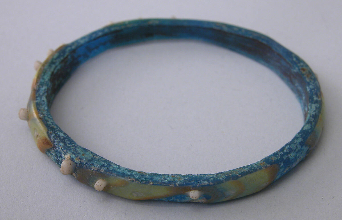 Bracelets, Glass