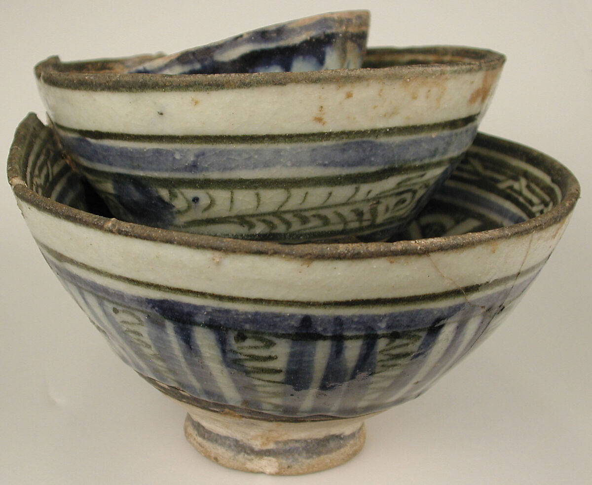 Bowls, Stonepaste; underglaze painted 