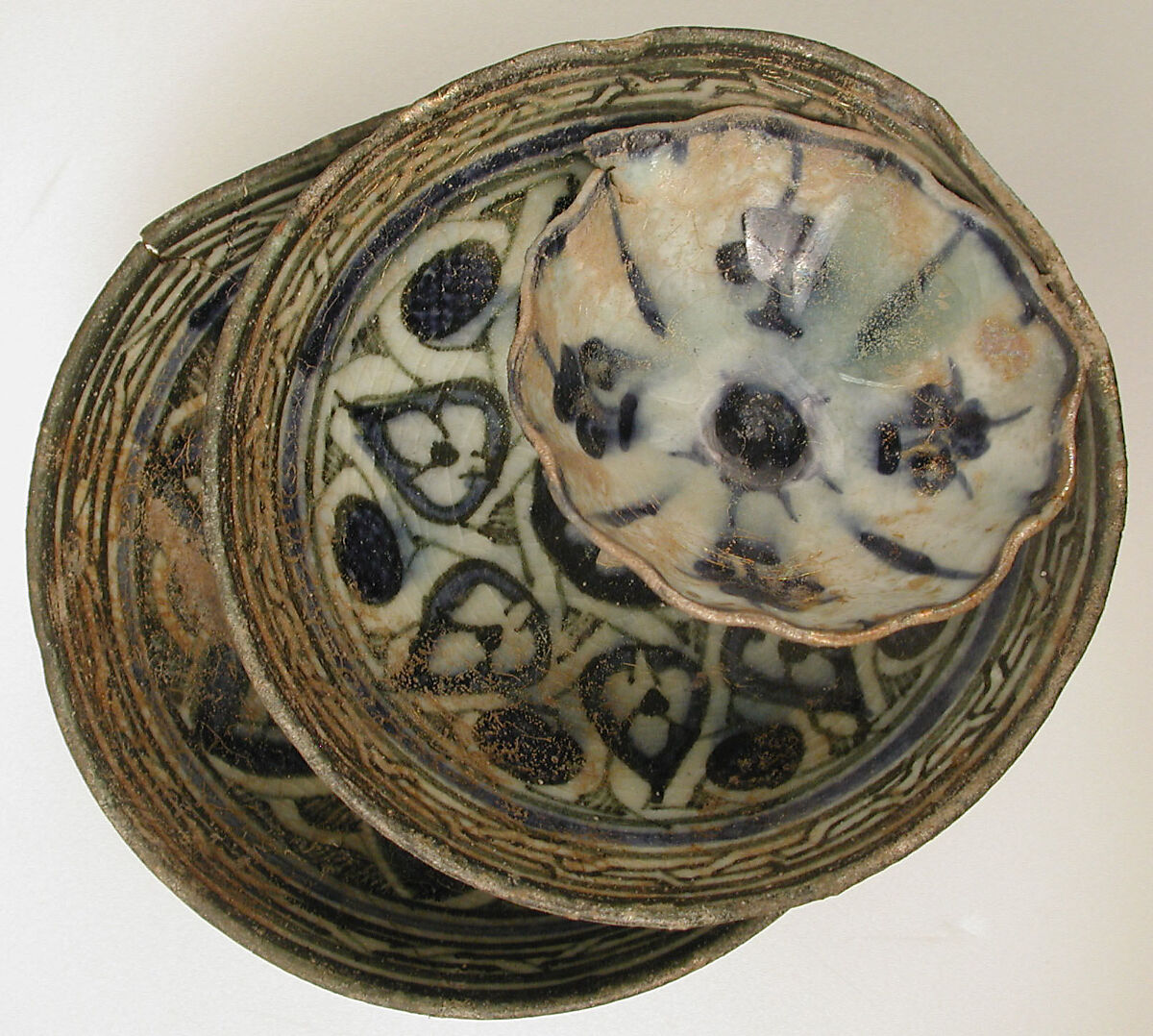 Bowls, Stonepaste; underglaze painted