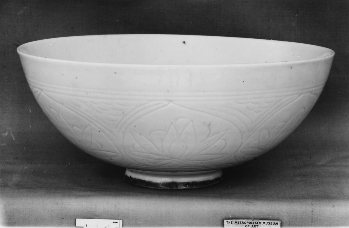 Bowl with Incised Lotus Flowers, Stonepaste; incised under transparent glaze (Gombroon ware)