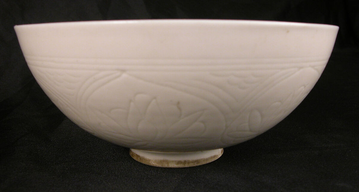 Bowl with Incised Lotus Flowers, Stonepaste; incised under transparent glaze (Gombroon ware)