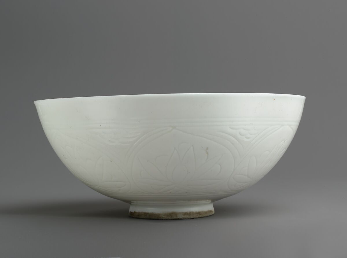 Bowl with Incised Lotus Flowers, Stonepaste; incised under transparent glaze (Gombroon ware)
