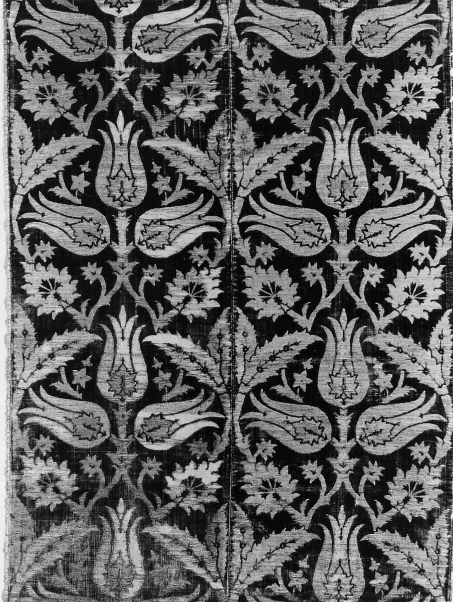 Strip, Metal wrapped thread; velvet