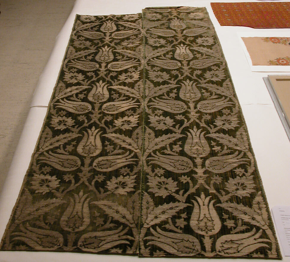 Strip, Metal wrapped thread; velvet
