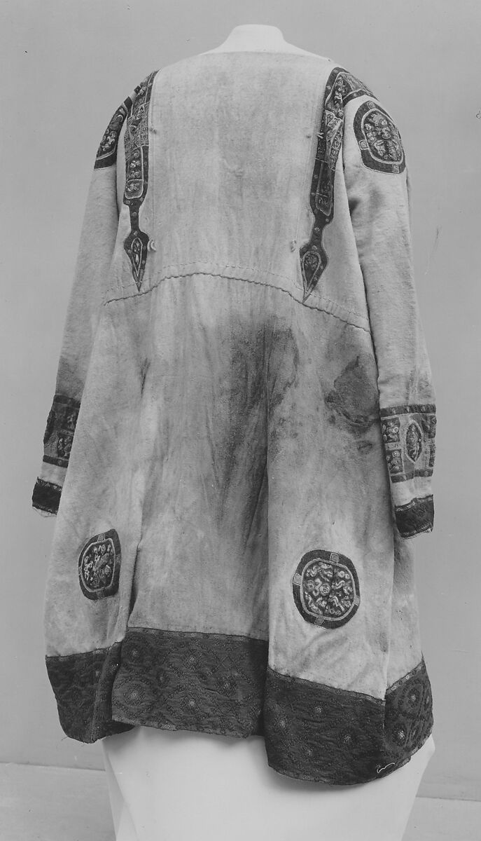 Richly Decorated Tunic, Wool; tapestry weave
