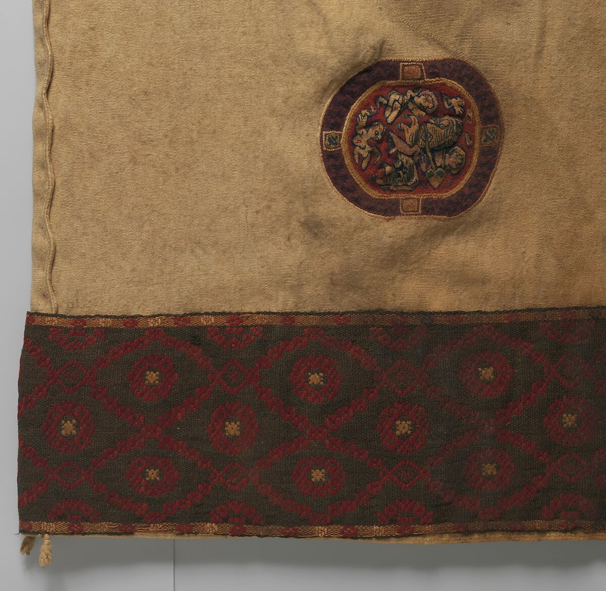 Richly Decorated Tunic, Wool; tapestry weave